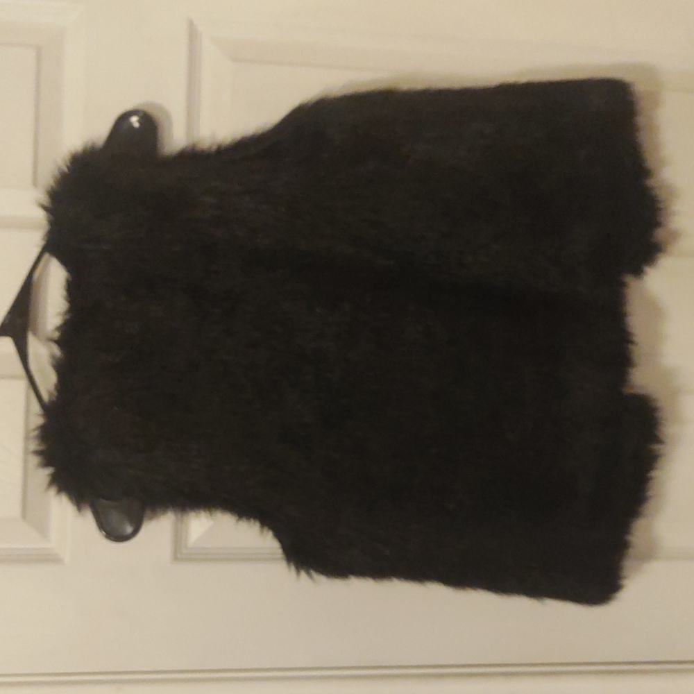 Donated - Faux Fur Soft Winter Vest, Black (GIRL XL-18/Women S) - Picture 5 of 9